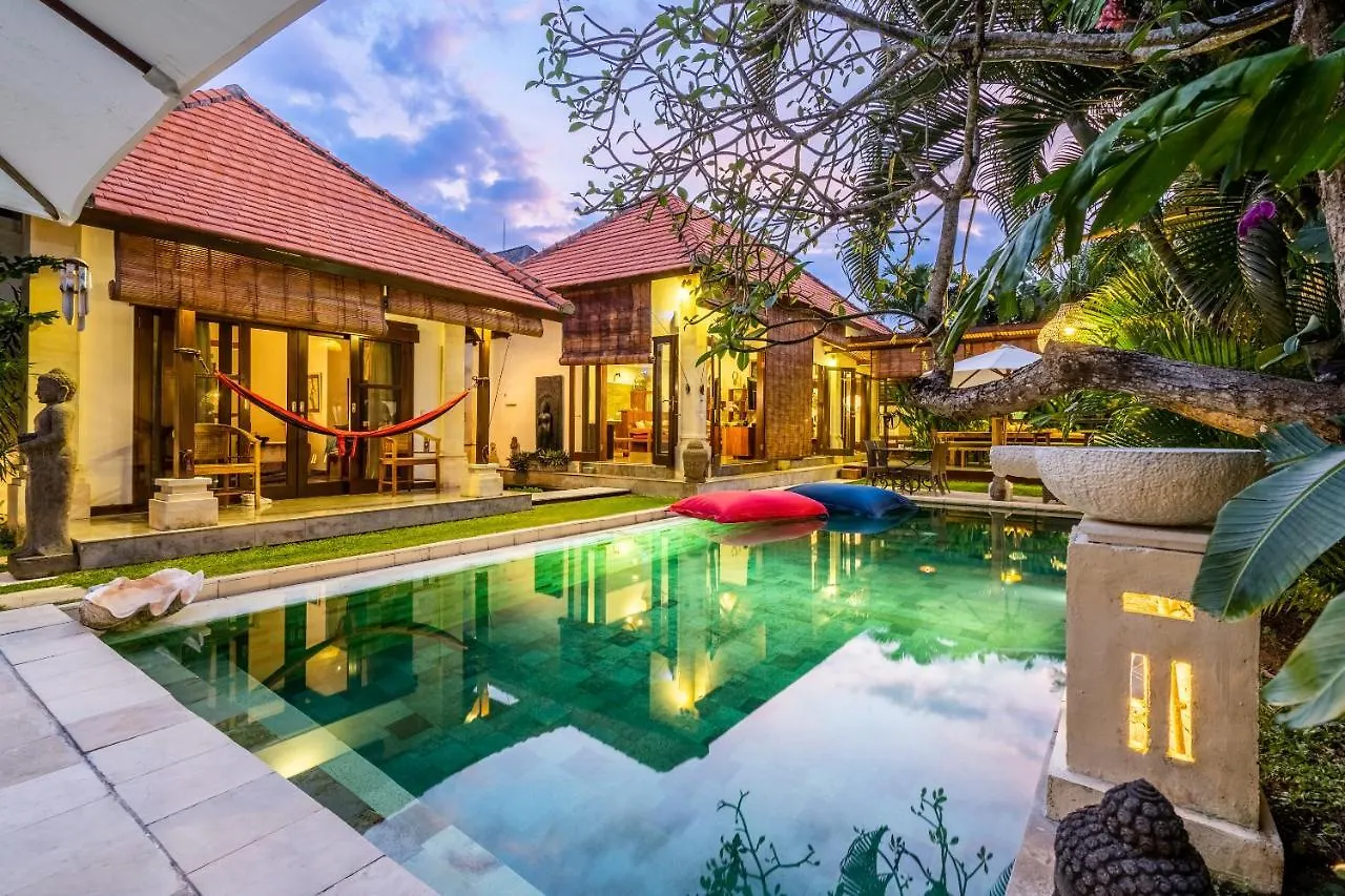 Madu Villa Seminyak סמיניאק