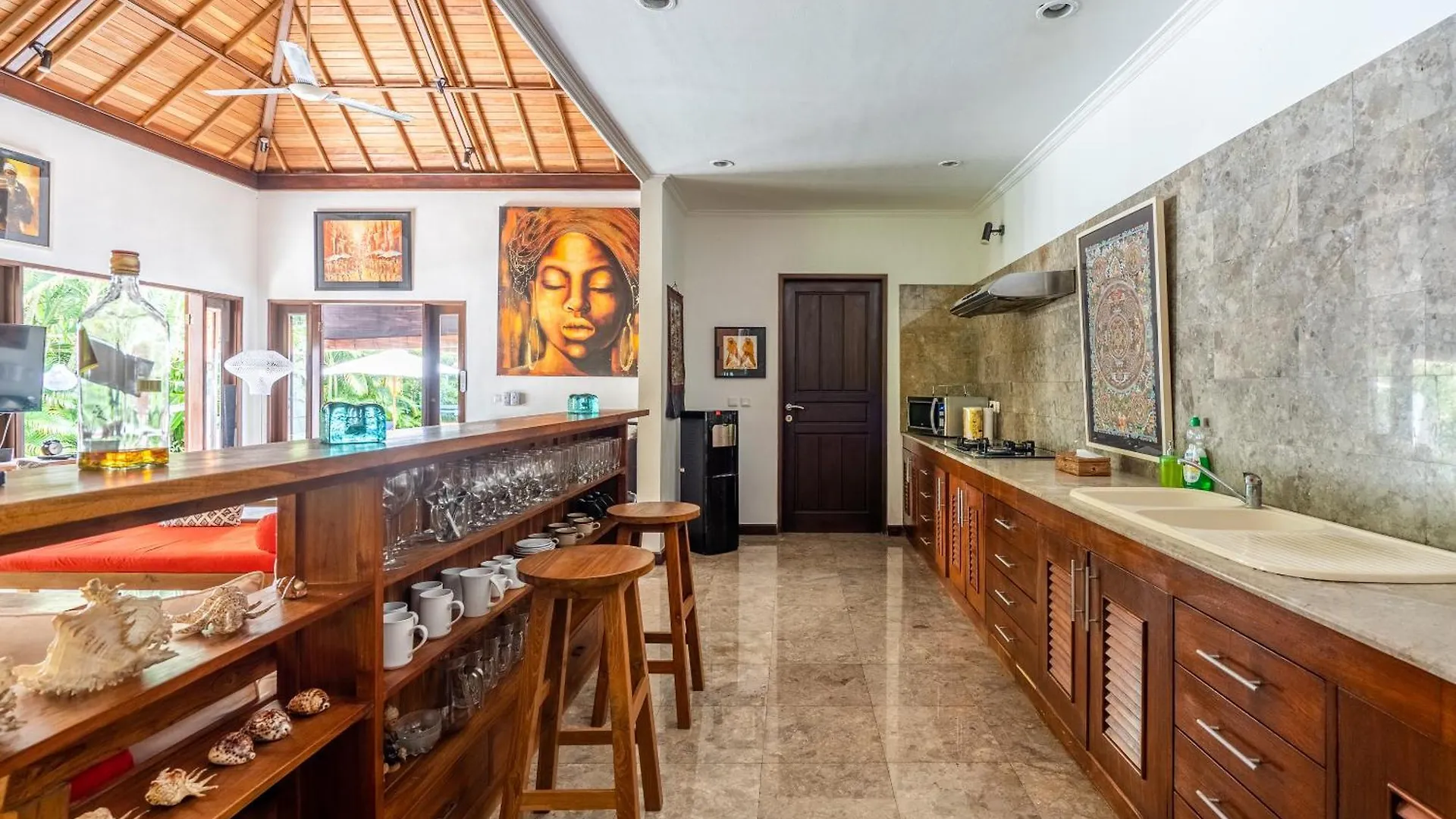 Madu Villa Seminyak סמיניאק